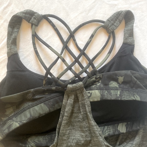 Lululemon Tank, Size 4 - Picture 4 of 4